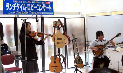 Gypsy Pot 演奏中の写真